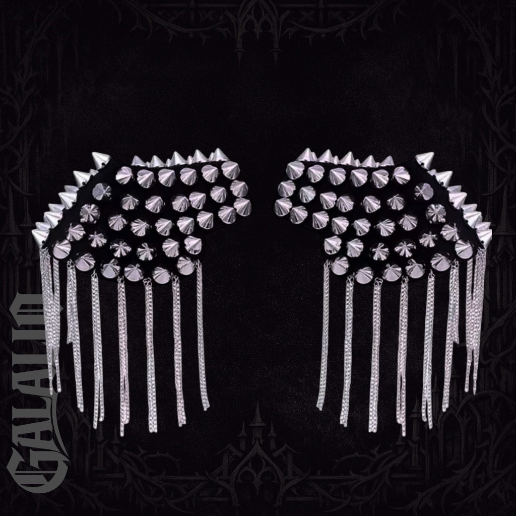Women Chain Tassel Rivet Shoulder Pad Brooch Punk Tassel Metal Epaulet