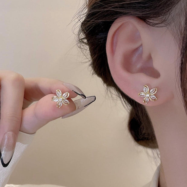 Women Cute Clear Zirconia Flower Stud Earring