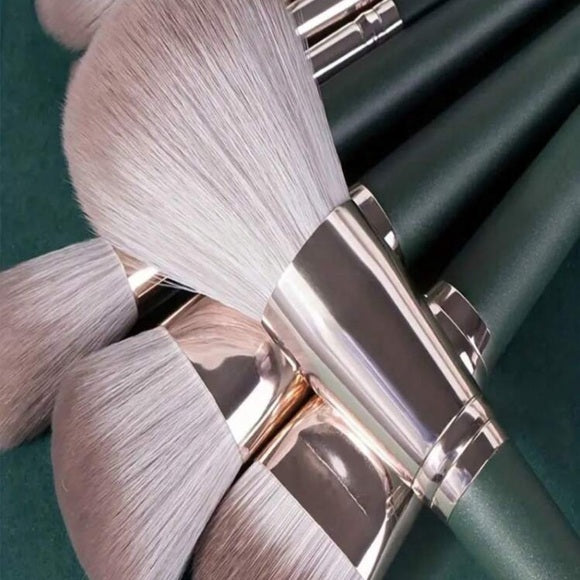 14 Pcs Ultra Soft Professional Portable Makeup Brushes